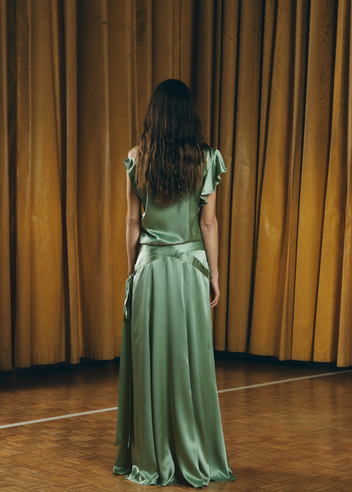 TWENTIES-STYLE GREEN SILK DRESS