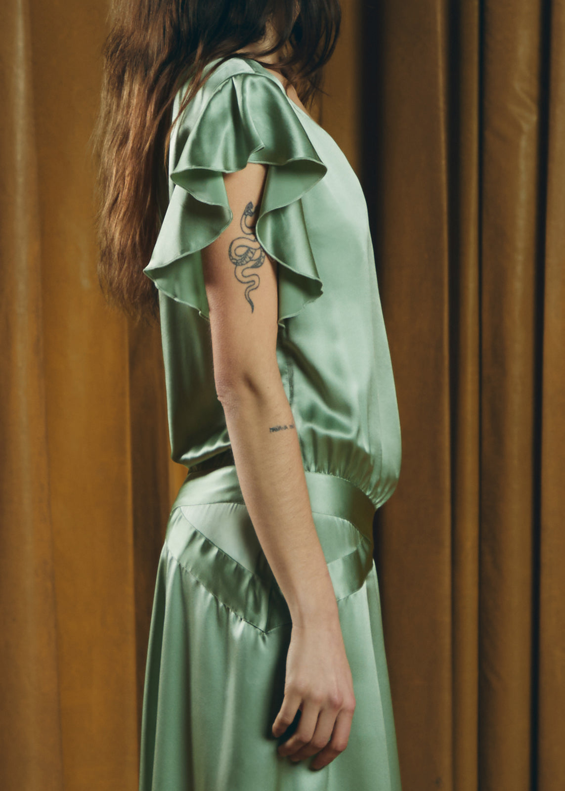 TWENTIES-STYLE GREEN SILK DRESS