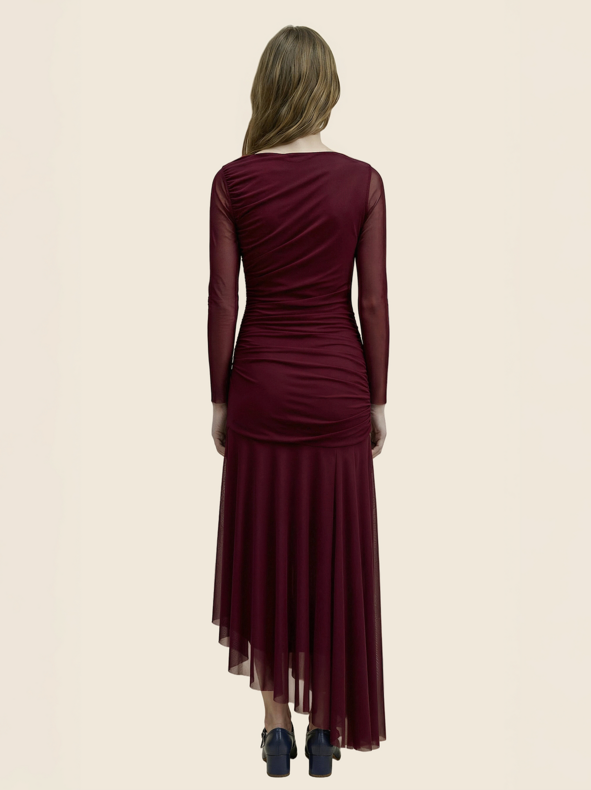VESTIDO DE TUL ASIMÉTRICO BURDEOS