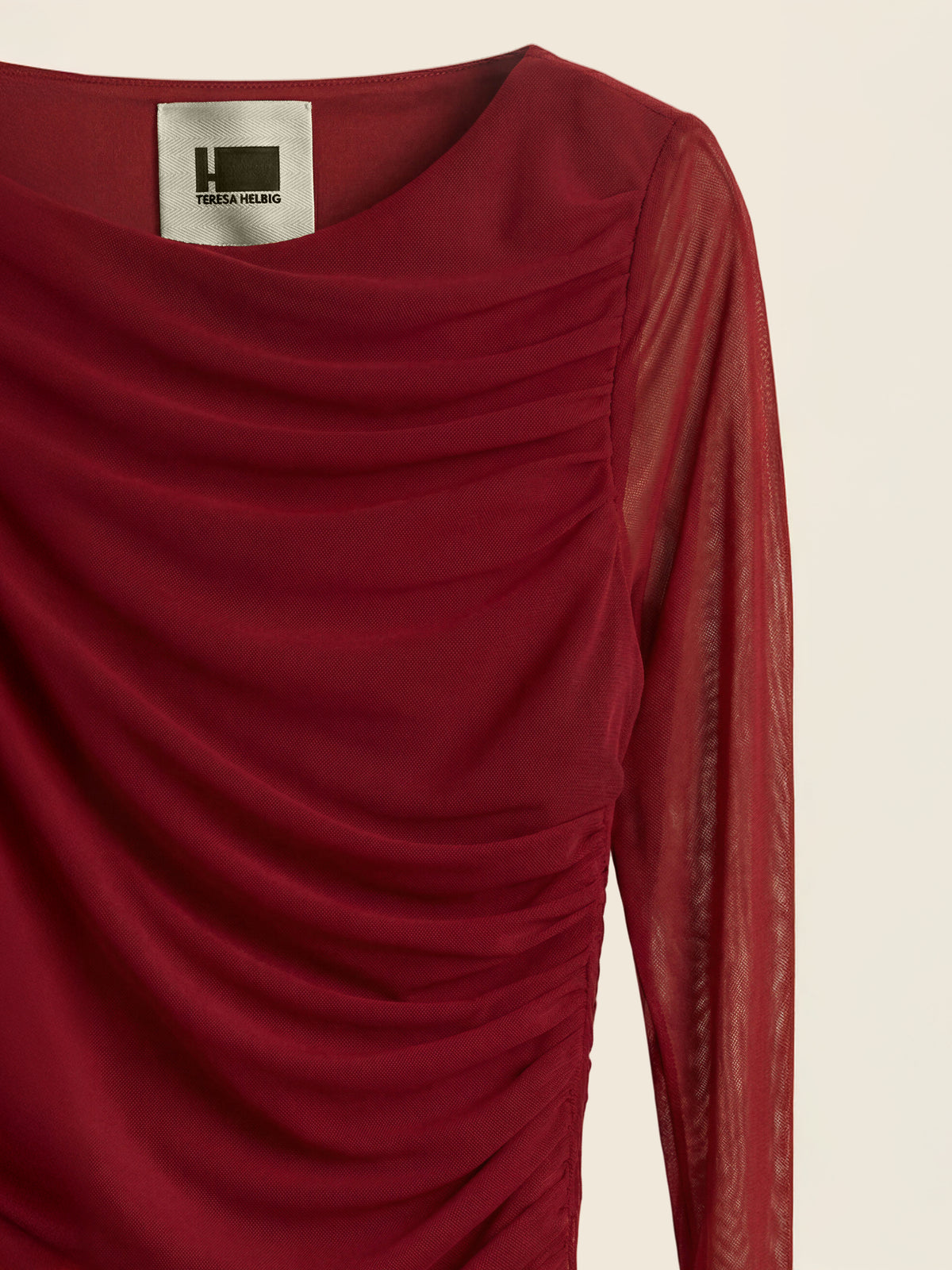 VESTIDO DE TUL ASIMÉTRICO ROJO