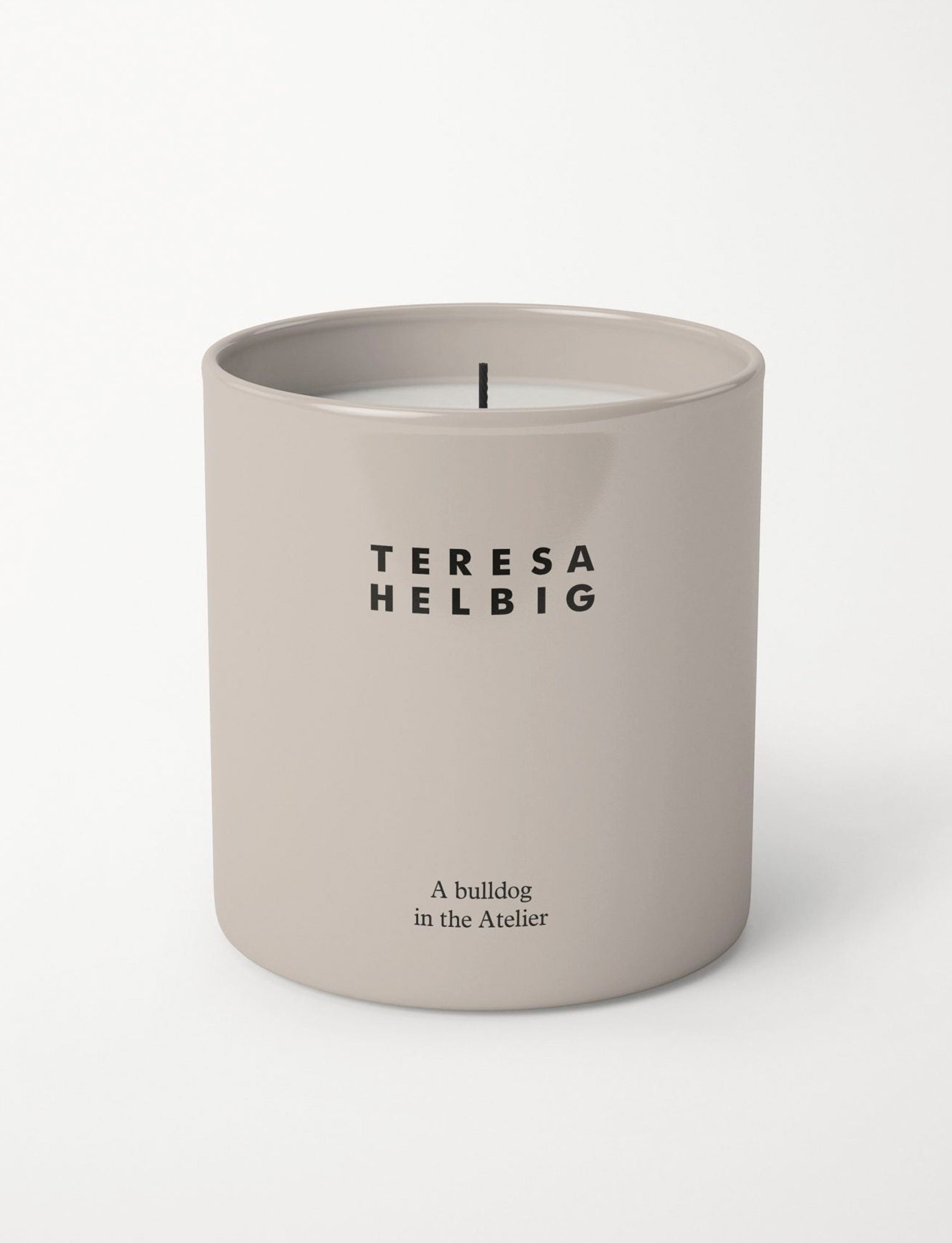 A Bulldog in the Atelier Scented candle
